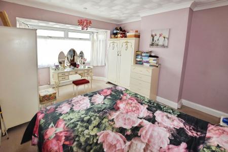 3 bedroom Semi-detached house for sale in Briar Close, Skegness, PE25