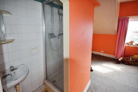 5 bedroom Semi-detached house for sale in Scarbrough Avenue, Skegness, PE25