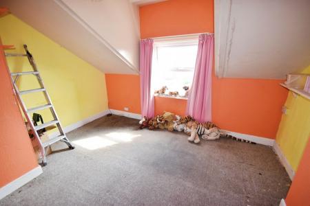 5 bedroom Semi-detached house for sale in Scarbrough Avenue, Skegness, PE25