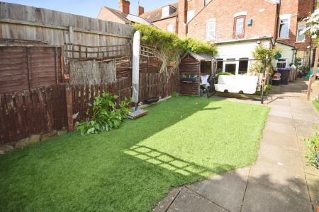 5 bedroom Semi-detached house for sale in Scarbrough Avenue, Skegness, PE25