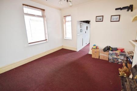 5 bedroom Semi-detached house for sale in Scarbrough Avenue, Skegness, PE25