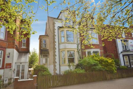 Scarbrough Avenue, Skegness, PE25
