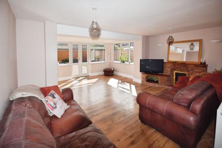 3 bedroom Semi-detached house for sale in Barnes Road, Skegness, PE25
