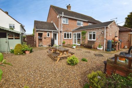 4 bedroom Semi-detached house for sale in Lindum Square, Skegness, PE25