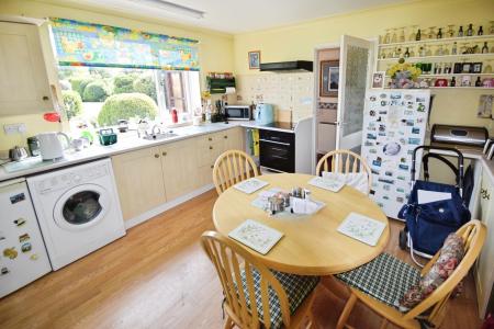 3 bedroom Bungalow for sale in Croft Lane, Croft, PE24