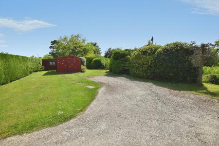 3 bedroom Bungalow for sale in Croft Lane, Croft, PE24