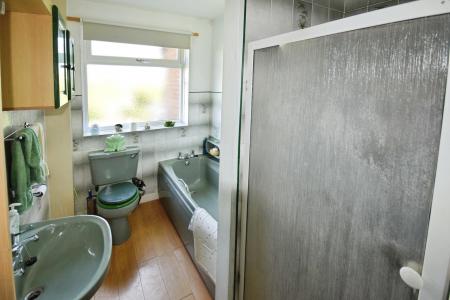 3 bedroom Bungalow for sale in Croft Lane, Croft, PE24