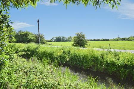 3 bedroom Bungalow for sale in Croft Lane, Croft, PE24