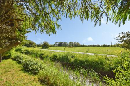 3 bedroom Bungalow for sale in Croft Lane, Croft, PE24