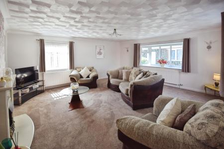 3 bedroom Bungalow for sale in Skipworth Way, Winthorpe, PE25