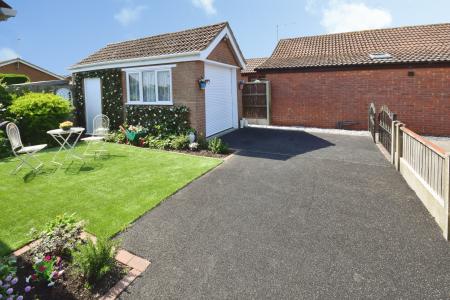3 bedroom Bungalow for sale in Skipworth Way, Winthorpe, PE25