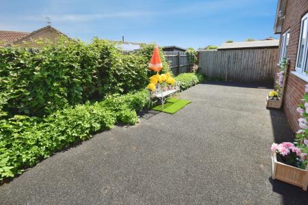 3 bedroom Bungalow for sale in Skipworth Way, Winthorpe, PE25
