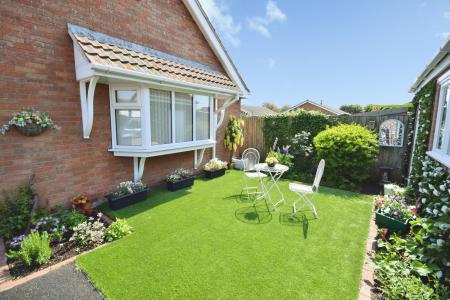 3 bedroom Bungalow for sale in Skipworth Way, Winthorpe, PE25