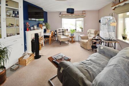 3 bedroom Bungalow for sale in Main Road, Friskney, PE22