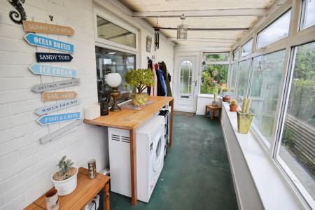 3 bedroom Bungalow for sale in Main Road, Friskney, PE22