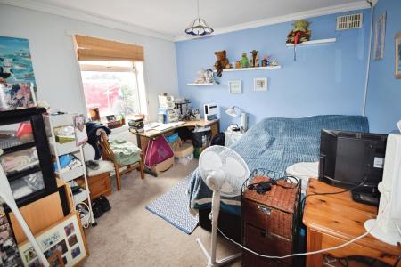 3 bedroom Bungalow for sale in Main Road, Friskney, PE22