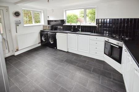 3 bedroom Semi-detached house for sale in Croft Lane, Croft, PE24
