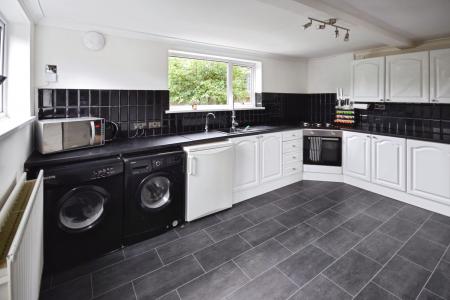 3 bedroom Semi-detached house for sale in Croft Lane, Croft, PE24