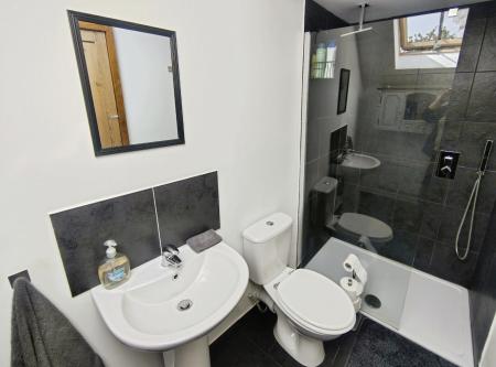 5 bedroom Detached house for sale in Church Lane, Willoughby, LN13