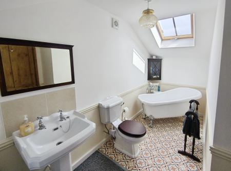 5 bedroom Detached house for sale in Church Lane, Willoughby, LN13