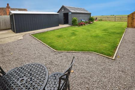 4 bedroom Detached house for sale in Main Road, Friskney, PE22