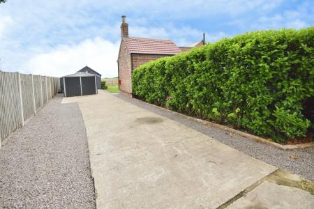 4 bedroom Detached house for sale in Main Road, Friskney, PE22