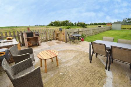4 bedroom Detached house for sale in Main Road, Friskney, PE22