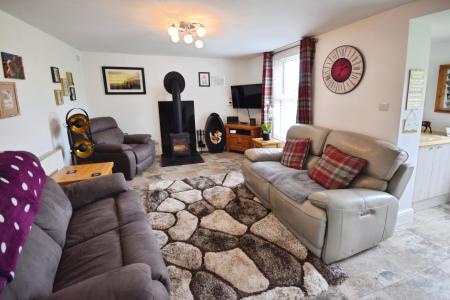 4 bedroom Detached house for sale in Main Road, Friskney, PE22