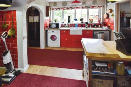 3 bedroom Bungalow for sale in Cumberworth Road, Mumby, LN13