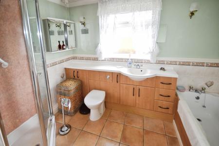 4 bedroom Bungalow for sale in Church Lane, Winthorpe, PE25