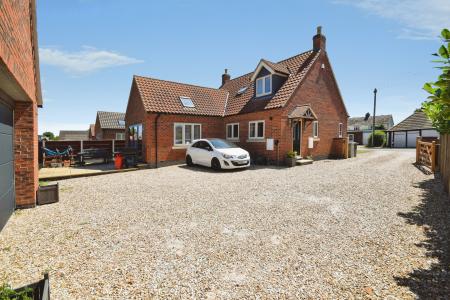 3 bedroom Bungalow for sale in Gunby Road, Orby, PE24