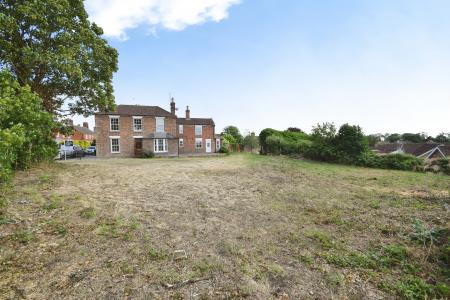 4 bedroom End of terrace house for sale in Halton Road, Spilsby, PE23