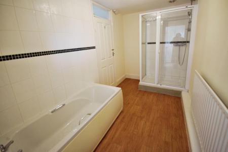 4 bedroom End of terrace house for sale in Halton Road, Spilsby, PE23