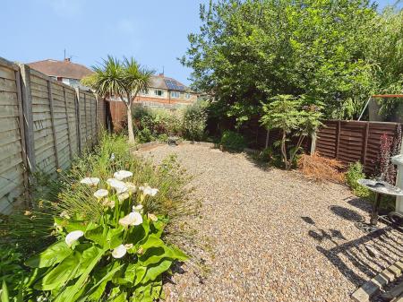 2 bedroom Semi-detached house for sale in George Avenue, Skegness, PE25