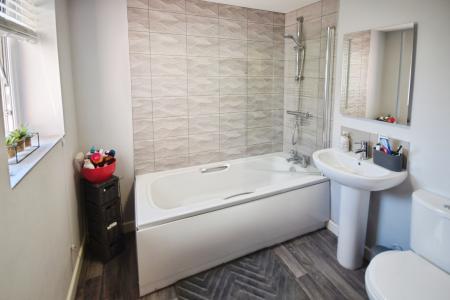 1 bedroom Flat for sale in Braceby Road, Skegness, PE25