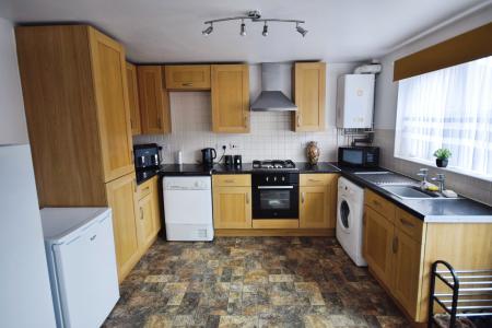2 bedroom Semi-detached house for sale in Ely Way, Skegness, PE25