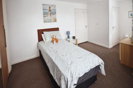 2 bedroom Semi-detached house for sale in Ely Way, Skegness, PE25
