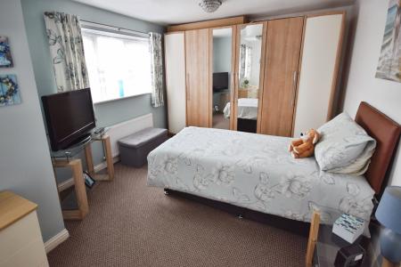 2 bedroom Semi-detached house for sale in Ely Way, Skegness, PE25