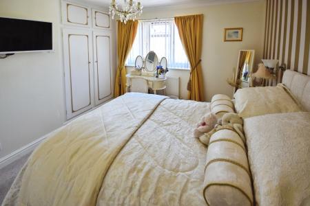 2 bedroom Detached bungalow for sale in Sycamore Close, Croft, PE24