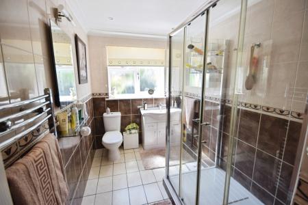 2 bedroom Detached bungalow for sale in Sycamore Close, Croft, PE24