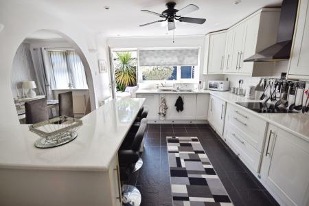 2 bedroom Detached bungalow for sale in Sycamore Close, Croft, PE24