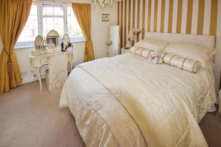 2 bedroom Detached bungalow for sale in Sycamore Close, Croft, PE24