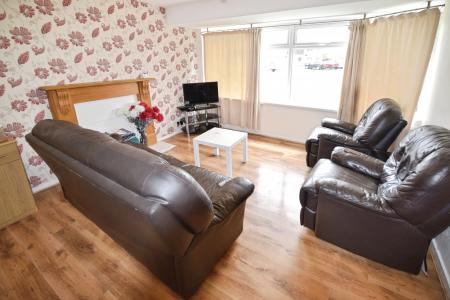 3 bedroom Semi-detached house for sale in Grunnill Close, Skegness, PE25