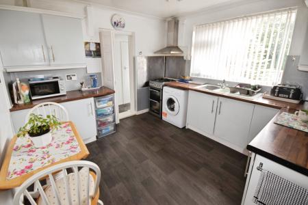 2 bedroom Bungalow for sale in Lyndhurst Avenue, Skegness, PE25