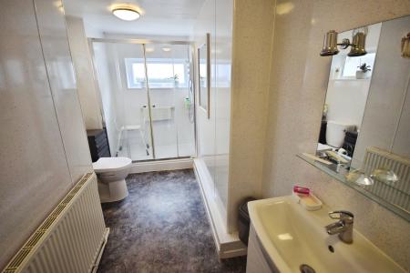2 bedroom Bungalow for sale in Lyndhurst Avenue, Skegness, PE25