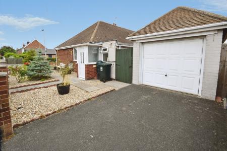 2 bedroom Bungalow for sale in Lyndhurst Avenue, Skegness, PE25