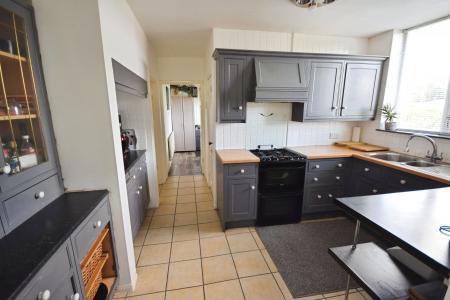 3 bedroom Semi-detached house for sale in Lincoln Green, Skegness, PE25