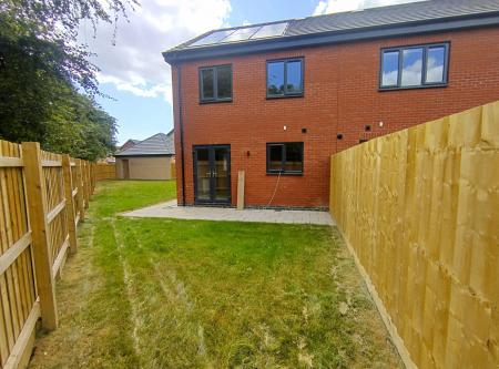 3 bedroom End of terrace house for sale in Lumley Fields, Skegness, PE25