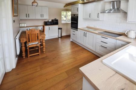 4 bedroom Bungalow for sale in Spilsby Road, Wainfleet All Saints, PE24