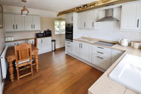 4 bedroom Bungalow for sale in Spilsby Road, Wainfleet All Saints, PE24